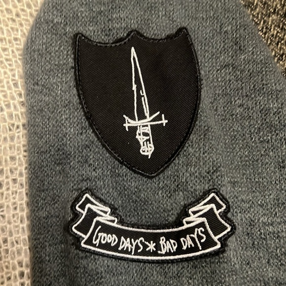 Federation sz L open knit bright sweater grey sleeves with patches - Picture 3 of 9